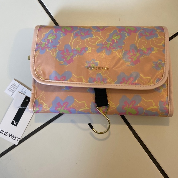 Nine West Handbags - Nine West hanging travel bag NWT